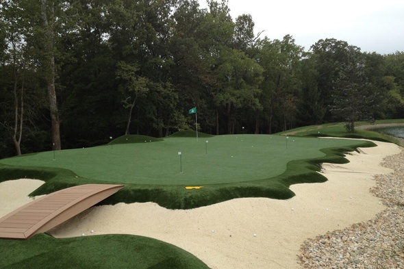 Greenwich artificial putting green with natural surroundings